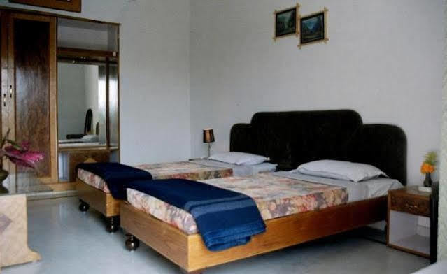 Hotel Surya Khajurāho Exteriör bild
