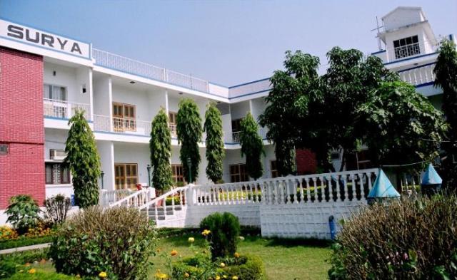 Hotel Surya Khajurāho Exteriör bild